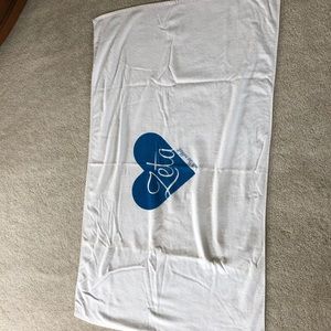ZTA Zeta White Beach Towel